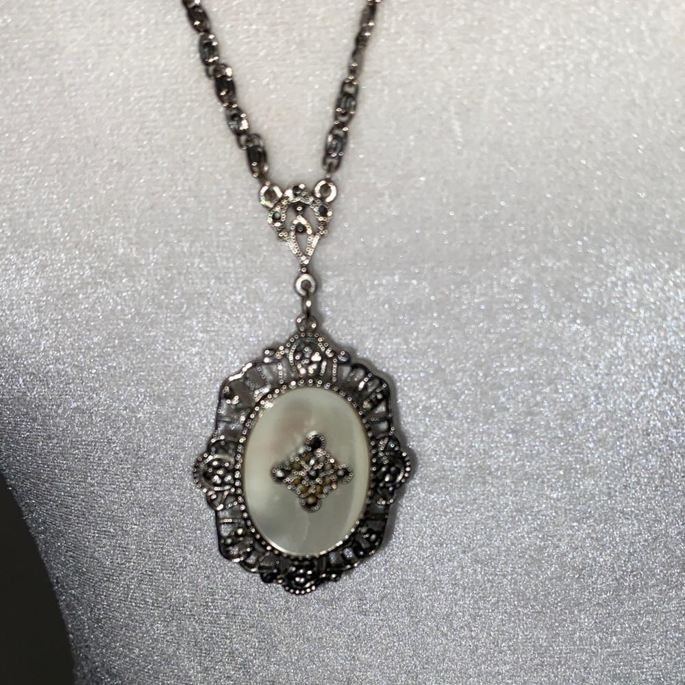 Elegant Vintage Silver and Gold Pendant Necklace